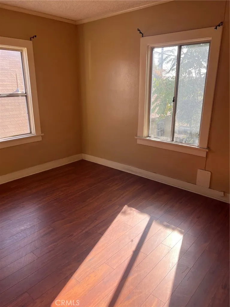 250 W 49th Street 2, Los Angeles, California 90037 home-pic-14